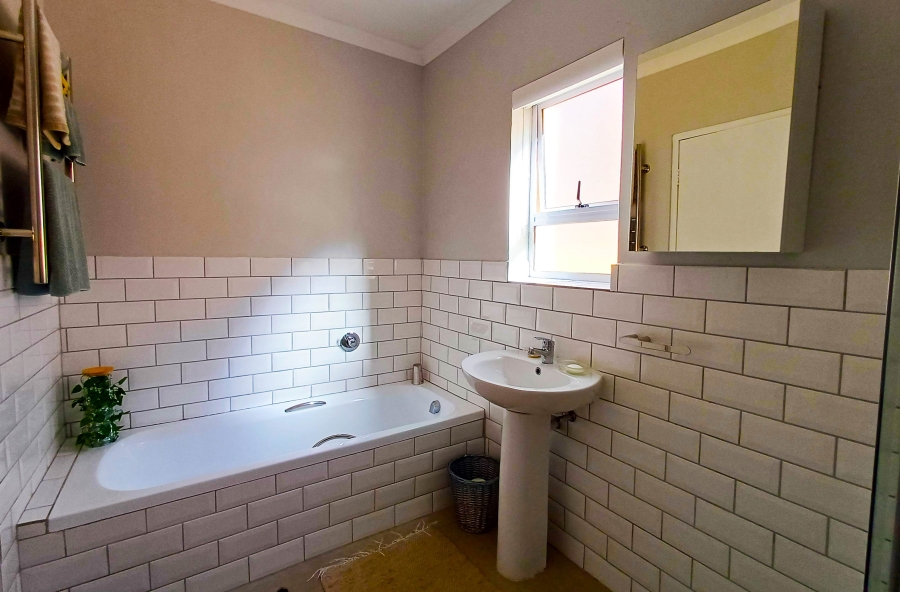 3 Bedroom Property for Sale in Kleinmond Western Cape